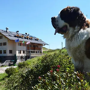 Bed & Breakfast Rifugio Capanna Passo Valles